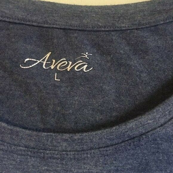 Avera large navy top - Picture 3 of 3